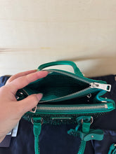 Carica l'immagine nel visualizzatore di Gallery, Prada Mini Galleria Cristalli Verde Smeraldo
