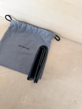 Carica l'immagine nel visualizzatore di Gallery, Balenciaga Portafoglio Compact Donna Nero Logo