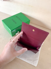 Carica l'immagine nel visualizzatore di Gallery, Bottega Veneta Portacarte Cassette Barolo