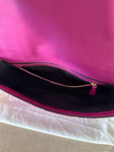 Carica l'immagine nel visualizzatore di Gallery, Fendi Baguette Media Color Lampone