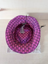 Carica l'immagine nel visualizzatore di Gallery, Gucci Bucket Reversibile Metallic GG Fucsia