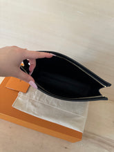 Carica l'immagine nel visualizzatore di Gallery, Louis Vuitton Pochette Toilette Limited Edition 1854 Grey