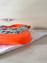Carica l'immagine nel visualizzatore di Gallery, Gucci Jackie 1961 Arancione Fluo