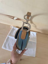 Carica l'immagine nel visualizzatore di Gallery, Dior Saddle Denim Vintage