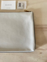 Carica l'immagine nel visualizzatore di Gallery, Gucci Maxi Pochette Limited Edition