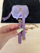 Carica l'immagine nel visualizzatore di Gallery, Saint Laurent portamonete con tracolla Lou