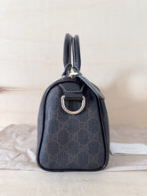 Carica l'immagine nel visualizzatore di Gallery, Gucci Bauletto Small Joy GG Supreme