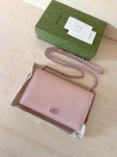 Carica l'immagine nel visualizzatore di Gallery, Gucci Borsa Mini Chain Marmont GG Rosa