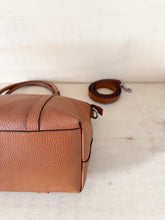 Carica l'immagine nel visualizzatore di Gallery, Gucci Borsa Dome Media Color Cammello