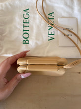 Carica l'immagine nel visualizzatore di Gallery, Bottega Veneta Point Coin Purse