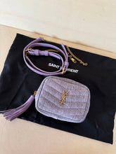 Carica l'immagine nel visualizzatore di Gallery, Saint Laurent portamonete con tracolla Lou