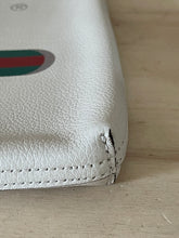 Carica l'immagine nel visualizzatore di Gallery, Gucci Maxi Pochette Limited Edition