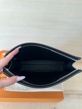 Carica l'immagine nel visualizzatore di Gallery, Louis Vuitton Pochette Toilette Limited Edition 1854 Grey