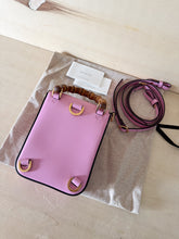 Carica l'immagine nel visualizzatore di Gallery, Gucci Bamboo Mini Shoulder Bag Rosa