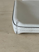 Carica l'immagine nel visualizzatore di Gallery, Gucci Maxi Pochette Limited Edition