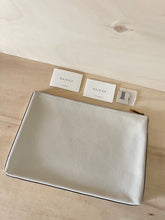 Carica l'immagine nel visualizzatore di Gallery, Gucci Maxi Pochette Limited Edition