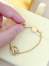 Carica l'immagine nel visualizzatore di Gallery, Fendi Bracciale F Is Fendi