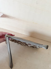 Carica l'immagine nel visualizzatore di Gallery, Gucci Clutch GG Vintage