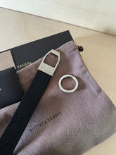 Carica l'immagine nel visualizzatore di Gallery, Bottega Veneta Portachiavi in pelle