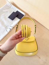 Carica l'immagine nel visualizzatore di Gallery, Prada Borsa Mini Cleo Gialla