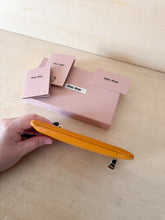 Carica l'immagine nel visualizzatore di Gallery, Miu Miu Bustina Softy Color Melograno