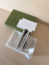 Carica l'immagine nel visualizzatore di Gallery, Gucci Portafoglio Compact GG Supreme Limited Funghetto