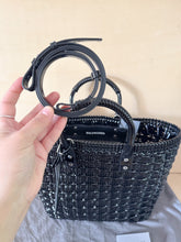 Carica l'immagine nel visualizzatore di Gallery, Balenciaga Basket Bistro Borsa Classica Nera