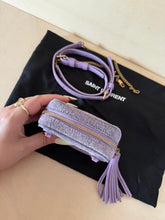 Carica l'immagine nel visualizzatore di Gallery, Saint Laurent portamonete con tracolla Lou