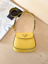Carica l'immagine nel visualizzatore di Gallery, Prada Borsa Mini Cleo Gialla