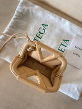 Carica l'immagine nel visualizzatore di Gallery, Bottega Veneta Point Coin Purse