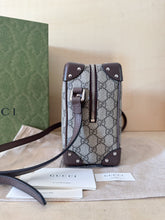 Carica l'immagine nel visualizzatore di Gallery, Gucci Borsa Globe Trotter GG Supreme