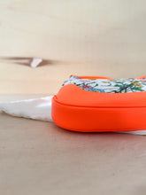 Carica l'immagine nel visualizzatore di Gallery, Gucci Jackie 1961 Arancione Fluo