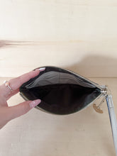 Carica l'immagine nel visualizzatore di Gallery, Gucci Clutch GG Vintage
