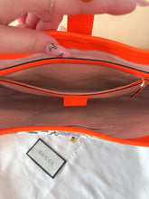 Carica l'immagine nel visualizzatore di Gallery, Gucci Jackie 1961 Arancione Fluo