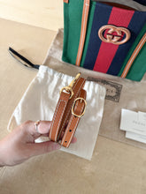 Carica l'immagine nel visualizzatore di Gallery, Gucci Tote Bag Fascia Web Small