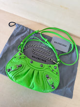 Carica l'immagine nel visualizzatore di Gallery, Balenciaga Borsa Le Cagole Mini