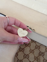Carica l'immagine nel visualizzatore di Gallery, Gucci Clutch GG Vintage