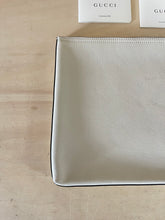 Carica l'immagine nel visualizzatore di Gallery, Gucci Maxi Pochette Limited Edition