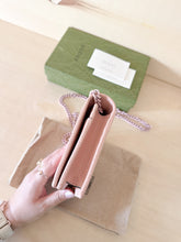 Carica l'immagine nel visualizzatore di Gallery, Gucci Borsa Mini Chain Marmont GG Rosa