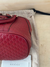 Carica l'immagine nel visualizzatore di Gallery, Gucci Borsa Dome Mini Microguccissima GG Rossa