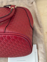 Carica l'immagine nel visualizzatore di Gallery, Gucci Borsa Dome Mini Microguccissima GG Rossa