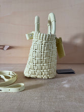Carica l'immagine nel visualizzatore di Gallery, Balenciaga Borsa Basket Bistro XS Pale Yellow