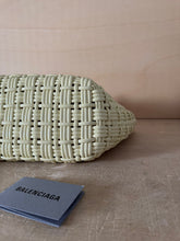 Carica l'immagine nel visualizzatore di Gallery, Balenciaga Borsa Basket Bistro XS Pale Yellow