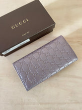 Carica l'immagine nel visualizzatore di Gallery, Gucci portafoglio GG Signature