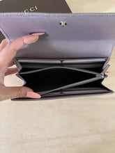 Carica l'immagine nel visualizzatore di Gallery, Gucci portafoglio GG Signature