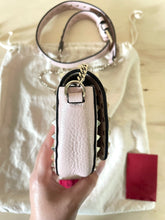 Carica l'immagine nel visualizzatore di Gallery, Valentino Rockstud Spike tracollina