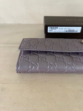 Carica l'immagine nel visualizzatore di Gallery, Gucci portafoglio GG Signature