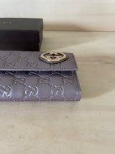 Carica l'immagine nel visualizzatore di Gallery, Gucci portafoglio GG Signature