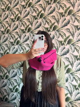 Carica l&#39;immagine nel visualizzatore di Gallery, Balenciaga Sciarpa Magenta Scritta Logo
