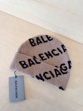 Carica l&#39;immagine nel visualizzatore di Gallery, Balenciaga Cappello Lana Logo Beige
